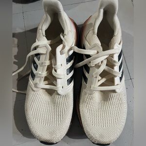 Adidas Ultraboost Women’s 7.5